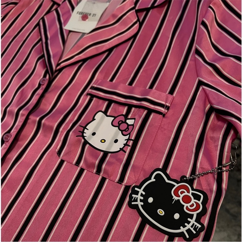 Hello Kitty Forever 21 Pink Pajama Set Small NEW